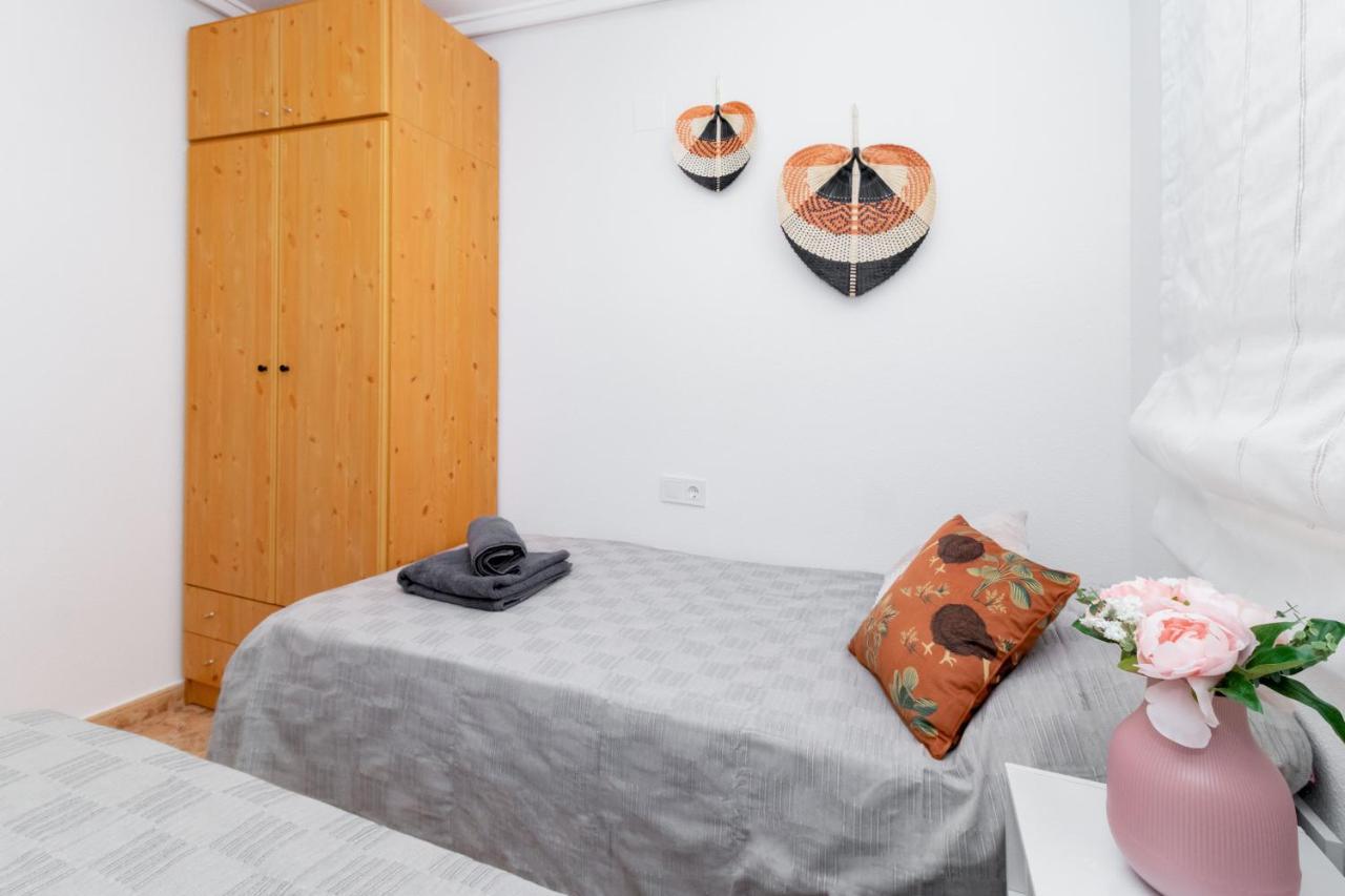 Piso En El Centro Apartment Torrevieja Exterior photo
